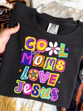 Comfort Colors Black Graphic Tshirt - Colorful "Cool Moms Love Jesus" Small-XL